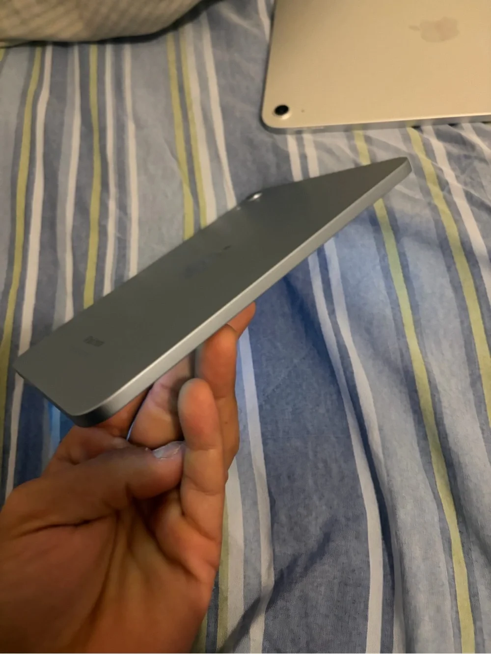 Apple iPad in Black with Dark Display only 1 cicle of charge iPad mini a17 pro